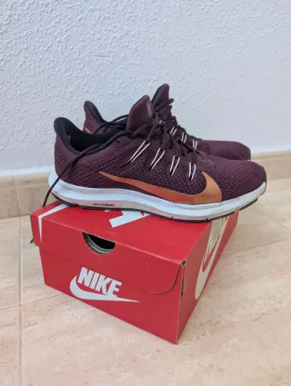 Nike Quest 2 granate T39