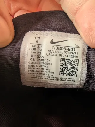 Nike Quest 2 granate T39