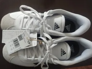 Zapatillas Adidas Blancas y Negras