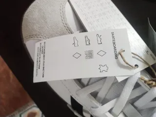 Zapatillas Adidas Blancas y Negras