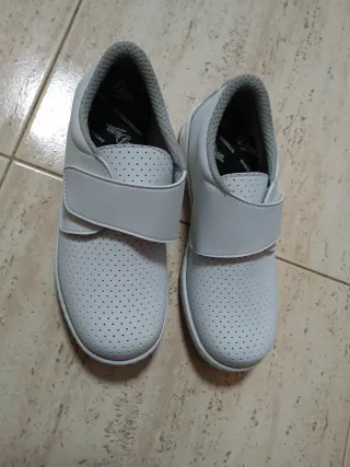 Zapatos de trabajo Dian blancos