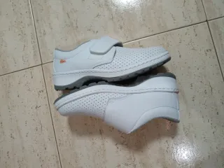 Zapatos de trabajo Dian blancos