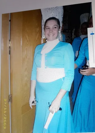 Falda flamenca y torera azul