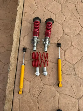 Amortiguadores y muelles rojos