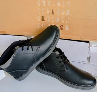 Botas Tobilleras Skechers Negras y Grises