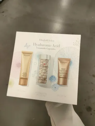 Cofre Elizabeth Arden Hyaluronic Acid