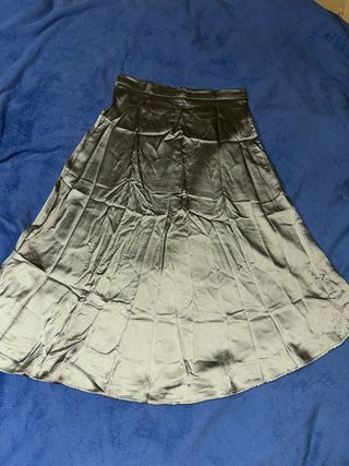 Falda midi satinada