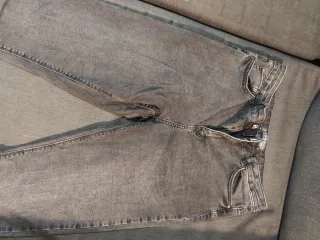 Pantalón de dama gris