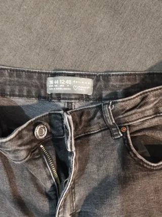 Pantalón de dama gris