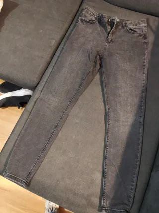 Pantalón de dama gris