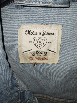 Chaqueta vaquera Stradivarius talla XS