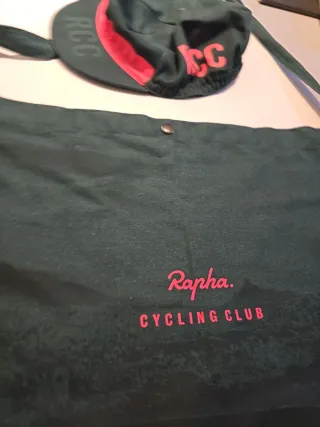 Kit Musette y Gorra Rapha RCC