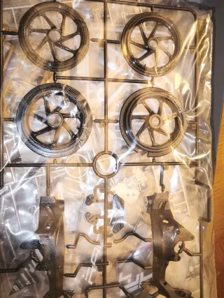 Maqueta BMW HP4 RACE 1/9 MENG