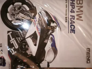 Maqueta BMW HP4 RACE 1/9 MENG