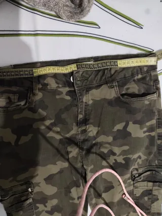 Pantalón cargo camuflaje mujer