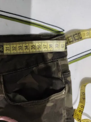 Pantalón cargo camuflaje mujer