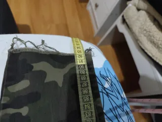 Pantalón cargo camuflaje mujer