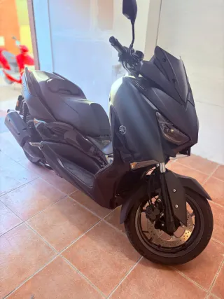 Yamaha XMAX 300
