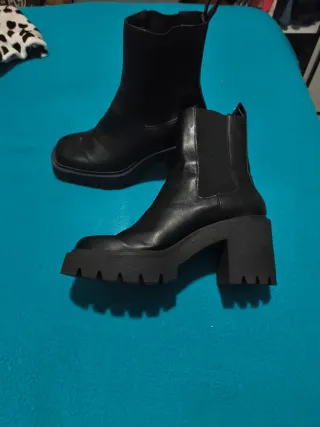 Botas Pull&Bear Talla 38 Negras
