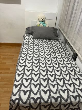 Sofá cama y canapé gris y multicolor