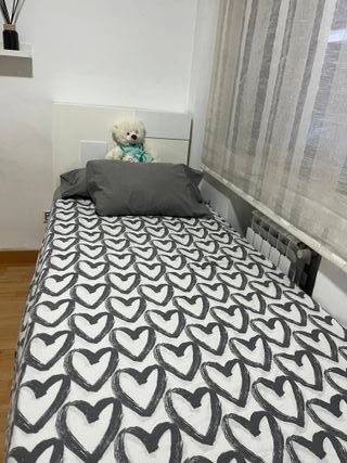 Sofá cama y canapé gris y multicolor