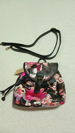 Mochila floral para niña