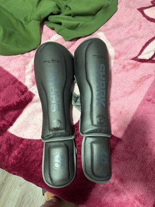 Espinilleras Muay Thai / Kick Boxing Shark TALLA M