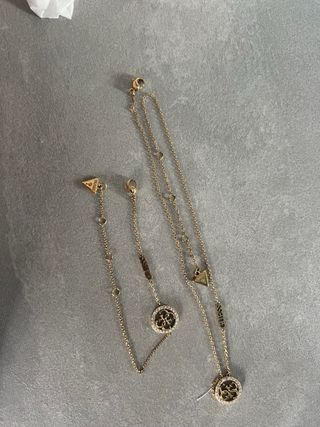 Conjunto Guess Collar y Pulsera Dorado
