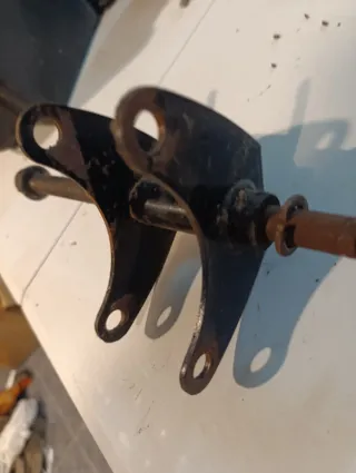 Soporte motor y eje basculante montesa enduro 360