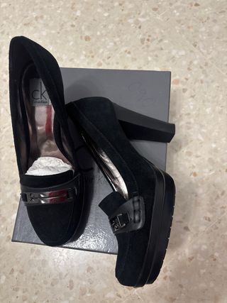 Zapatos tacón Calvin Klein negros