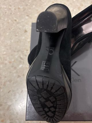 Zapatos tacón Calvin Klein negros