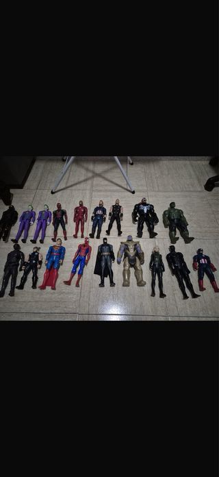 Muñecos vengadores