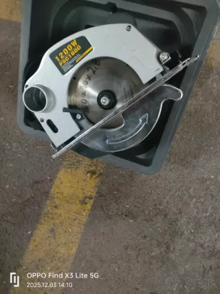 Sierra circular 1200W PSC1600