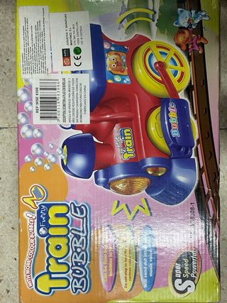 Tren de juguete con burbujas