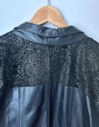 Abrigo Cuero Vintage Negro Talla L