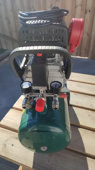 Compresor aire 8 bar max. con todos los accesorios