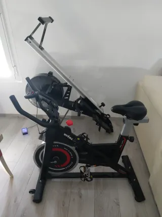 Bicicleta Spinning y máquina de remo Crivit