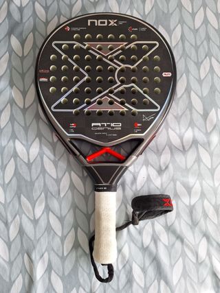 Pala Nox AT10 Genius Agustín Tapia