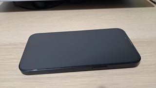 iPhone 14 – Como  nuevo (6 meses) + Accesorios