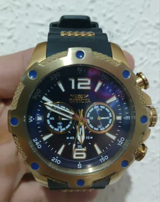 Reloj Invicta Dorado y Negro Original como nuevo