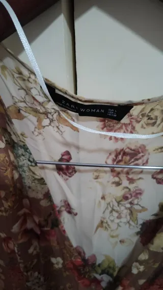 Blusa Zara floral manga larga