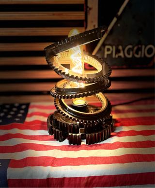 Lampada Steampunk Ingranaggi Metallo Nero