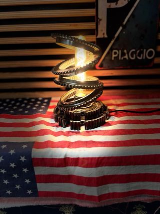 Lampada Steampunk Ingranaggi Metallo Nero