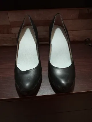 Zapatos de tacón piel negros talla 39