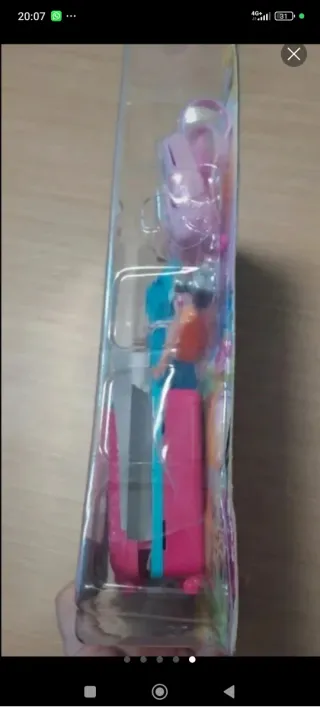 Muñeca Barbie Viajera con Accesorios