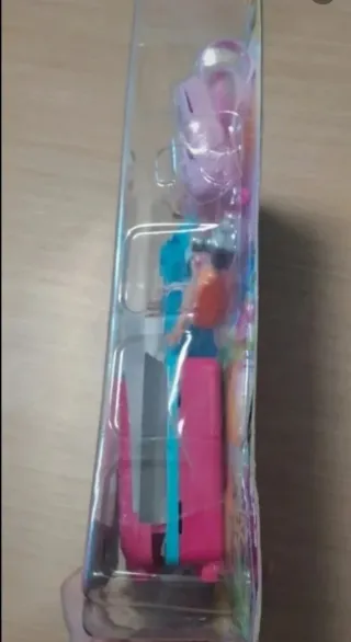 Muñeca Barbie Viajera con Accesorios