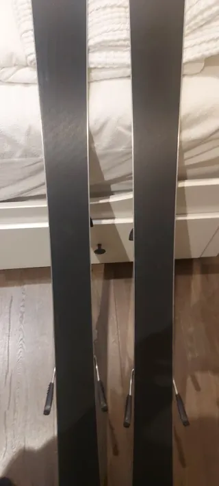 Esquís Head V-Shape V8 + Fijaciones PR 11GW 170 cm