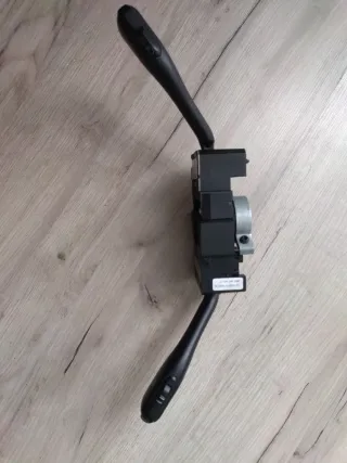 Manillas Intermitentes y Limpia Parabrisas Golf 4