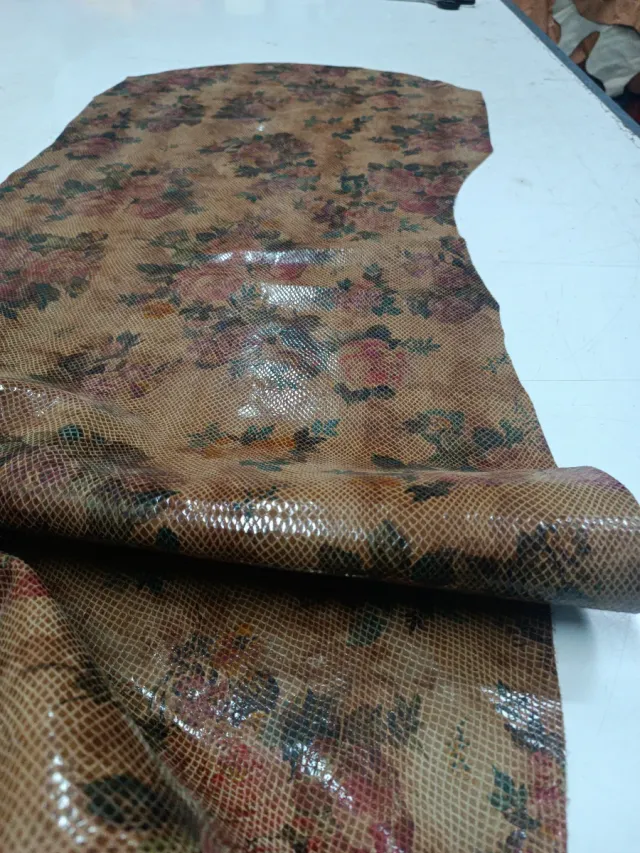 Piel de fantasía serraje floral