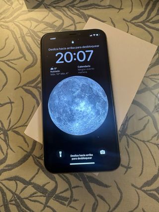 iPhone 11 Negro/Dorado